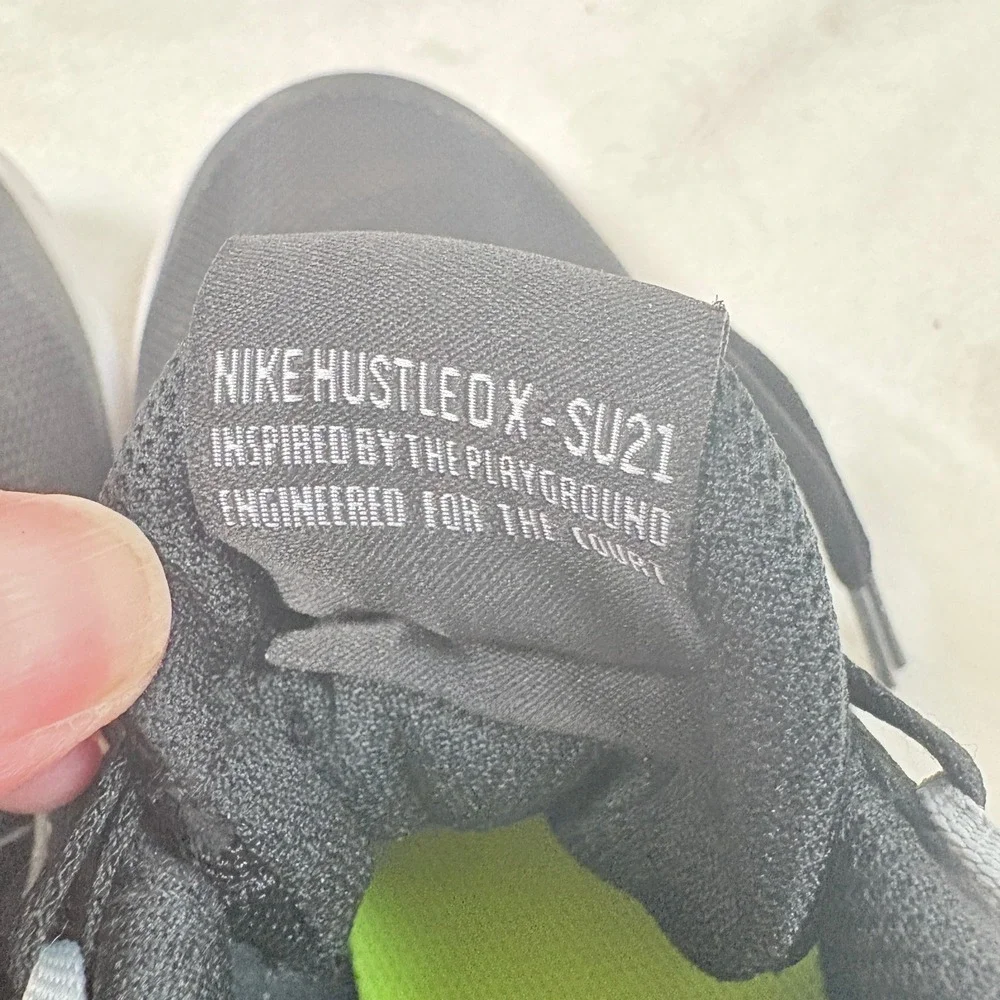 Nike Team Hustle DX SU21‎ Kids 3.5Y Black Silver Good Basketball Sneakers CW6735